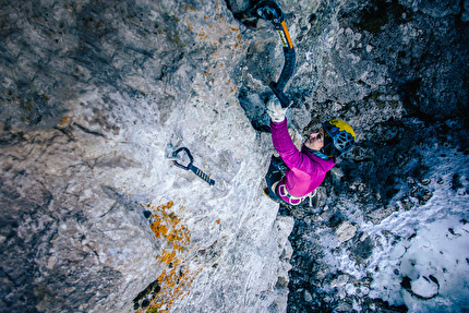 Febbre da Cavallo 2024, Campitello Matese, Molise - Angelika Rainer in azione alla Grotta delle Ciaole, durante il meeting di drytooling Febbre da Cavallo, Campitello Matese, Molise