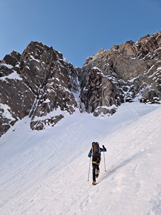 Mont Noire de Peuterey, Monte Bianco, Richard Tiraboschi, Giuseppe Vidoni - L'apertura di 'Couloir Noire' sul Mont Noire de Peuterey (Richard Tiraboschi, Giuseppe Vidoni 05/02/2024)