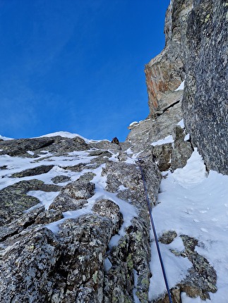 Mont Noire de Peuterey, Mont Blanc, Richard Tiraboschi, Giuseppe Vidoni - The first ascent of 'Couloir Noire' on Mont Noire de Peuterey (Richard Tiraboschi, Giuseppe Vidoni 05/02/2024)