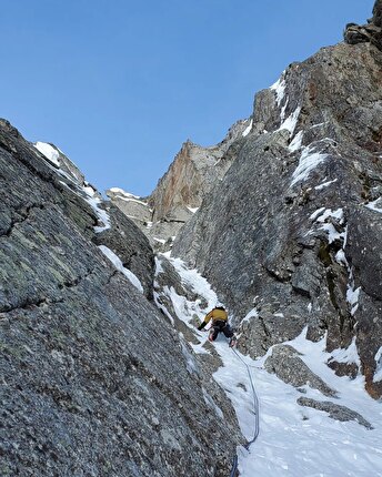 Mont Noire de Peuterey, Monte Bianco, Richard Tiraboschi, Giuseppe Vidoni - L'apertura di 'Couloir Noire' sul Mont Noire de Peuterey (Richard Tiraboschi, Giuseppe Vidoni 05/02/2024)