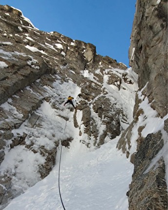 Mont Noire de Peuterey, Mont Blanc, Richard Tiraboschi, Giuseppe Vidoni - The first ascent of 'Couloir Noire' on Mont Noire de Peuterey (Richard Tiraboschi, Giuseppe Vidoni 05/02/2024)