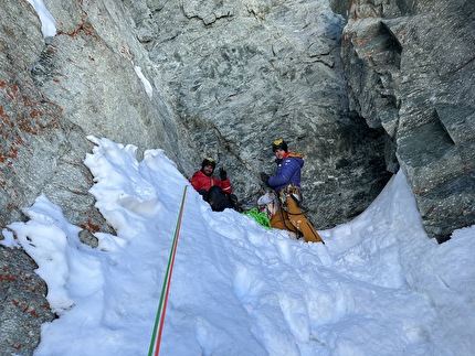 Cervino, François Cazzanelli, Marco Farina, Jerome Perruquet, Stefano Stradelli - L'apertura di 'Il Grande Diedro dalla Sud' sul Cervino (François Cazzanelli, Marco Farina, Jerome Perruquet, Stefano Stradelli 06/02/2024)