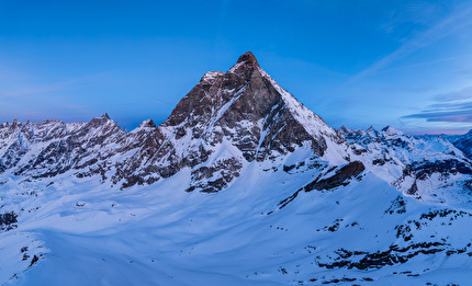 Matterhorn, François Cazzanelli, Jerome Perruquet, Marco Farina, Stefano Stradelli - The first ascent of 'Una Follia per Adriana - Il Grande Diedro dalla Sud' on the Matterhorn (François Cazzanelli, Jerome Perruquet, Marco Farina, Stefano Stradelli 06/02/2024)