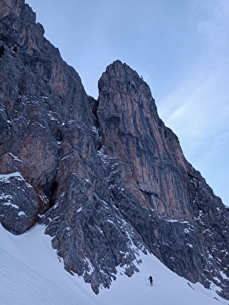 Crozzon di Val d’Agola, Brenta Dolomites, Nicola Castagna, Francesco Salvaterra - The first ascent of 'La Concha de la lora' on Crozzon di Val d’Agola in the Brenta Dolomites (Nicola Castagna, Francesco Salvaterra 25/01/2024)