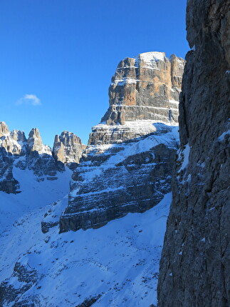 Crozzon di Val d’Agola, Dolomiti di Brenta, Nicola Castagna, Francesco Salvaterra - L'apertura di 'La Concha de la lora' al Crozzon di Val d’Agola nelle Dolomiti di Brenta (Nicola Castagna, Francesco Salvaterra 25/01/2024)