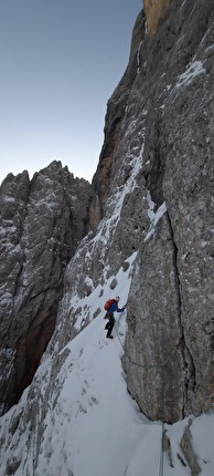 Agner, Dolomiti, Simon Gietl, Lukas Hinterberger, Michael Wohlleben - La salita di 'Ultima perla' ground-up sull'Agner, Dolomiti (Simon Gietl, Lukas Hinterberger, Michi Wohlleben 27-29/12/2023)