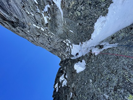 Mont Noir de Peutérey, Mont Blanc, Niccolò Bruni, Giovanni Ravizza, Michele Tixi - The first ascent of 'Goulotte Toxic Mushroom' on Mont Noir de Peutérey (Niccolò Bruni, Giovanni Ravizza, Michele Tixi 30/01 & 06/02/2024)