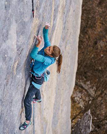 Iris Bielli sends her first 8c, Endangered at Corni di Canzo