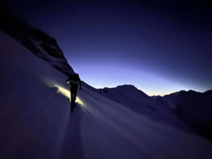 Sir Sandford, Canada, Mark Herbison, Josh Lavigne, Christina Lustenberger - The first ski descent of the South Couloir on Mount Sir Sandford (3519m) in Canada (Mark Herbison, Josh Lavigne, Christina Lustenberger 14/02/2024)