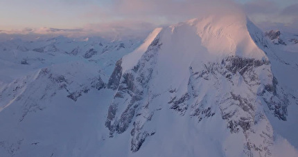 Sir Sandford, Canada, Mark Herbison, Josh Lavigne, Christina Lustenberger - The first ski descent of the South Couloir on Mount Sir Sandford (3519m) in Canada (Mark Herbison, Josh Lavigne, Christina Lustenberger 14/02/2024)