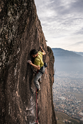 Winter Terrace, San Genesio / Jenesien, Bolzano - Michele Caminati climbing 'L'insostenibile leggerezza dell'essere' at the crag Winter Terrace at Jenesien, Bozen