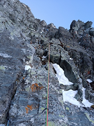 Visolotto, Alpi Cozie, Giovanni Ravizza, Michele Tixi - Apertura del sesto tiro della via 'La prosopopea del ghiacciatore' al Visolotto (Giovanni Ravizza, Michele Tixi 02/2024)