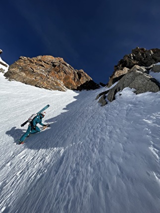 Aiguille d’Argentière, Arête Charlet Straton, Tom Lafaille, Fay Manners - La prima discesa di Stratonspherique su Aiguille d’Argentière (Tom Lafaille, Fay Manners 17/02/2024)