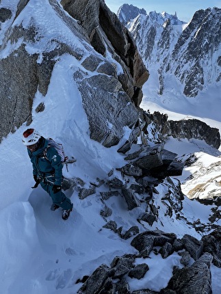 Aiguille d’Argentière, Arête Charlet Straton, Tom Lafaille, Fay Manners - La prima discesa di Stratonspherique su Aiguille d’Argentière (Tom Lafaille, Fay Manners 17/02/2024)