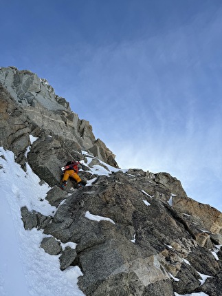 Aiguille d’Argentière, Arête Charlet Straton, Tom Lafaille, Fay Manners - La prima discesa di Stratonspherique su Aiguille d’Argentière (Tom Lafaille, Fay Manners 17/02/2024)