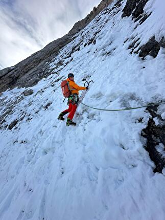 Sassolungo, Dolomiti, Martin Feistl, Simon Gietl - L'apertura di 'Aura' sulla parete NE del Sassolungo, Dolomiti (Martin Feistl, Simon Gietl 02-03/02/2024)