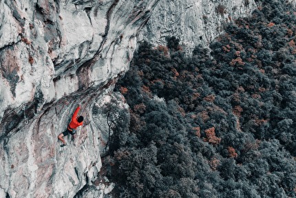 Luca Bertacco da 8c flash a Mula in Spagna