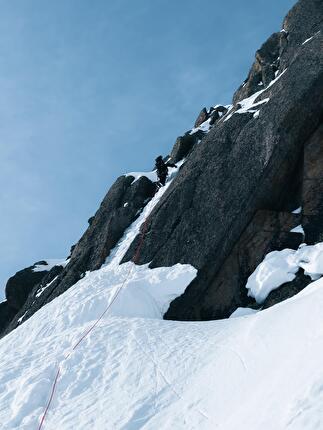 Dent du Requin, Yannick Boissenot, Julien Herry, Zian Perrot-Couttet - The descent of 'L’aileron du Requin' on Dent du Requin in the Mont Blanc massif (Yannick Boissenot, Julien Herry, Zian Perrot-Couttet 02/2024)