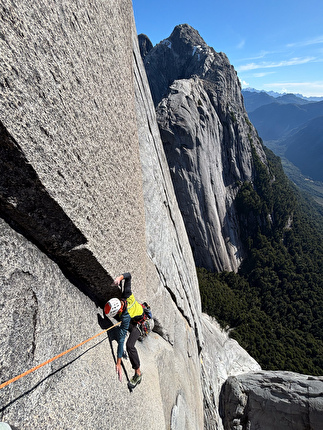 Valle Cochamò, Chile, Cerro Trinidad Central, Angelo Contessi, Diego Diaz, Leo Gheza - The first ascent of 'Nunca say Nunca' on Cerro Trinidad Central, Valle Cochamò, Chile (Angelo Contessi, Diego Diaz, Leo Gheza 02/2024)