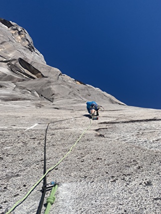 Valle Cochamò, Cile, Cerro Trinidad Central, Angelo Contessi, Diego Diaz, Leo Gheza - L'apertura di 'Nunca say Nunca' sul Cerro Trinidad Central, Valle Cochamò, Cile (Angelo Contessi, Diego Diaz, Leo Gheza 02/2024)