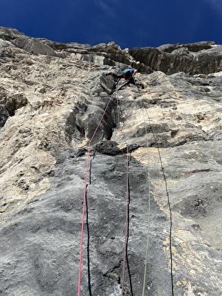 Val Scura, Vette Feltrine, Dolomiti, Nicolò Geremia, Mirco Grasso, Francesco Rigon - Durante la prima libera di 'Andamento Lento' in Valscura (Vette Feltrine, Dolomiti), Nicolò Geremia, Mirco Grasso, Francesco Rigon 02/2024