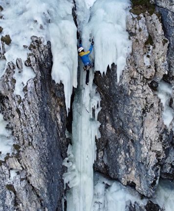 Val Travenanzes, Dolomiti, Diana Calabuig, Sarah Haase, Santiago Padros - L'apertura di 'La Chula' in Val Travenanzes, Dolomiti (Diana Calabuig, Sarah Haase, Santi Padros 06/02/2024)