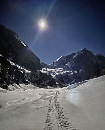 Monte Fop, Dolomiti, Emanuele Andreozzi, Fabio Tamanini, Vaida Vaivadaite - L'apertura di 'Per Elisabetta' sulla parete nord del Monte Fop in Val Ombretta, Marmolada, Dolomiti (Emanuele Andreozzi, Fabio Tamanini, Vaida Vaivadaite 28/01/2024)