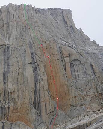 El Mocho, Patagonia, Nico Lewin, Ignacio Mulero, Leon Riveros - La prima salita di 'Arigato Chalten' (7c, 450m) sulla parete nord di El Mocho in Patagonia (Ignacio Mulero, Leon Teizan Riveros Molina, Nico Lewin 2024)