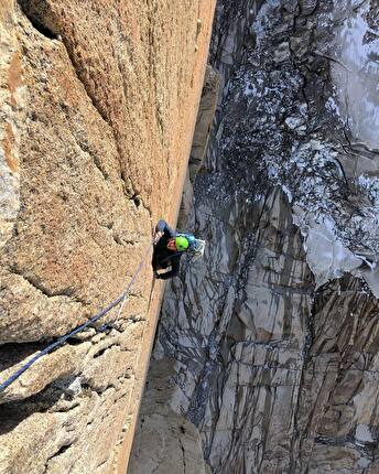 El Mocho, Patagonia, Nico Lewin, Ignacio Mulero, Leon Riveros - La prima salita di 'Arigato Chalten' (7c, 450m) sulla parete nord di El Mocho in Patagonia (Ignacio Mulero, Leon Teizan Riveros Molina, Nico Lewin 2024)