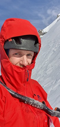 Martin Feistl - Martin Feistl making the solo first ascent of 'Daily Dose of Luck' on Hammerspitze in Pinnistal, Austria (24/01/2024)