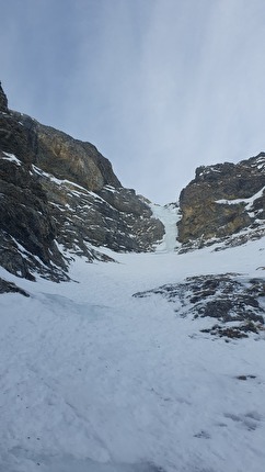 Martin Feistl - Martin Feistl making the solo first ascent of 'Daily Dose of Luck' on Hammerspitze in Pinnistal, Austria (24/01/2024)