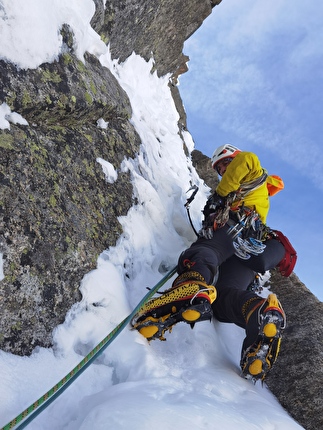 Pointe de Nantillons, Monte Bianco, Alain Andrés, Garo Azkue - L'apertura di 'Sorterriko Koblak' a Pointe de Nantillons, massiccio del Monte Bianco (Alain Andrés, Garo Azkue 06/02/2024)