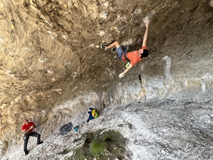 Stefano Carnati - Stefano Carnati su 'Vicious Circle' (9a+/b) a Mišja peč in Slovenia