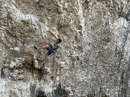 Stefano Carnati - Stefano Carnati sending 'Martin Krpan' (9a) at Mišja peč in Slovenia, Febraury 2024