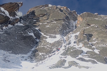 Aiguille du Nantillon, Envers des Aiguilles, Monte Bianco, Hypnotic Lain, Oliver Gajewski, Santiago Padrós - L'apertura di 'Hypnotic Lain' all'Aiguille du Nantillon, Envers des Aiguilles, Monte Bianco (Oliver Gajewski, Santiago Padrós 19-20/02/2024)