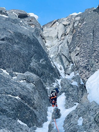 Nantillons, Mont Blanc, Mathieu Maynadier, Louna Ladevant, Tristan Ladevant - The first ascent of 'Syndrome de l’oubl' on Deuxième Pointe de Nantillons, Mont Blanc massif (Mathieu Maynadier, Louna Ladevant, Tristan Ladevant 29/02/2024)