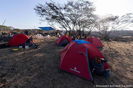 Jabal Samḥān Oman, La Venta - Jabal Samḥān Oman: base camp