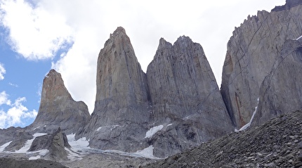 Sean Villanueva O'Driscol, Torres del Paine, Patagonia - Torres del Paine, Patagonia: Torre Sur, Torre Central, Torre Norte and La Peineta, enchained by Sean Villanueva O'Driscol from 23 - 26 February 2024