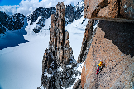 Federica Mingolla al Grand Capucin sulle tracce di Walter Bonatti con il Petzl Legend Tour