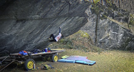 Lasse von Freier sending Off the Wagon Low (8C+)