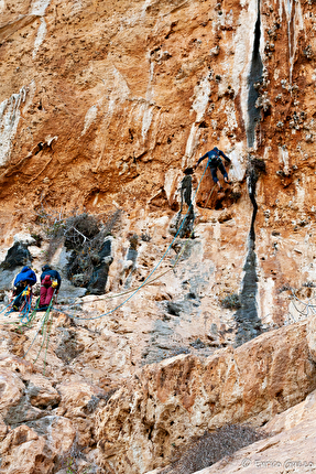 Cool new multi-pitch climb above Palermo cemetery in Sicily
