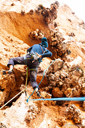 Parete dei Rotoli, Palermo, Sicily, Jonathan Bonaventura - The first free ascent of 'I Colombiani' on Parete dei Rotoli at Palermo, Sicily (Jonathan Bonaventura, Fabrizio Carmina, Martino Quintavalla 27-29/12/2024)