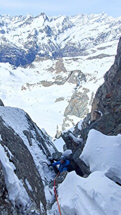 Rothorn, Val d'Ayas, Giovanni Ravizza, Michele Tixi - L'apertura di 'Ricordi indelebili' sul Rothorn in Val d'Ayas, Valle d'Aosta (Giovanni Ravizza, Michele Tixi 25/03/2024)