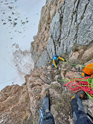 Pizzo di Camarda, Luca Gasparini, Cristiano Iurisci, Gianluigi Ranieri - L'apertura della via di misto 'Demetra' sulla nord del Pizzo di Camarda (Luca Gasparini, Cristiano Iurisci, Gianluigi Ranieri 23/03/2024)