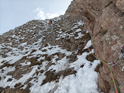 Pizzo di Camarda, Luca Gasparini, Cristiano Iurisci, Gianluigi Ranieri - L'apertura della via di misto 'Demetra' sulla nord del Pizzo di Camarda (Luca Gasparini, Cristiano Iurisci, Gianluigi Ranieri 23/03/2024)