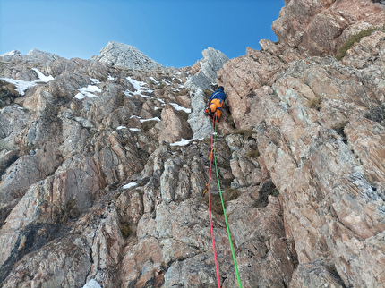 Pizzo di Camarda, Luca Gasparini, Cristiano Iurisci, Gianluigi Ranieri - L'apertura della via di misto 'Demetra' sulla nord del Pizzo di Camarda (Luca Gasparini, Cristiano Iurisci, Gianluigi Ranieri 23/03/2024)