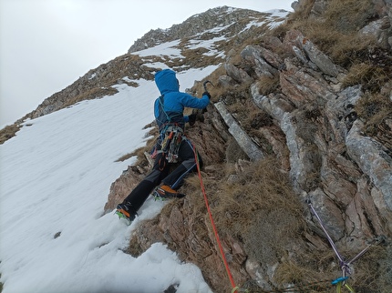 Pizzo di Camarda, Luca Gasparini, Cristiano Iurisci, Gianluigi Ranieri - L'apertura della via di misto 'Demetra' sulla nord del Pizzo di Camarda (Luca Gasparini, Cristiano Iurisci, Gianluigi Ranieri 23/03/2024)