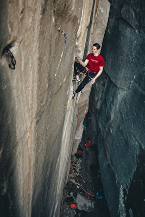 Adam Ondra Bon Voyage - Adam Ondra making the first repeat of 'Bon Voyage' (E12/9a) at Annot in France, February 2024