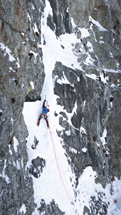 Piz Güglia Piz Julier Roger Schäli - Roger Schäli il 20/03/2024 aprendo il 'Nordwestwand – Couloir' sul Piz Güglia in Svizzera