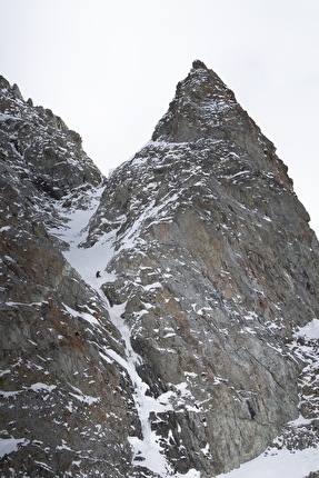 Piz Güglia Piz Julier Roger Schäli - Roger Schäli il 20/03/2024 aprendo il 'Nordwestwand – Couloir' sul Piz Güglia in Svizzera